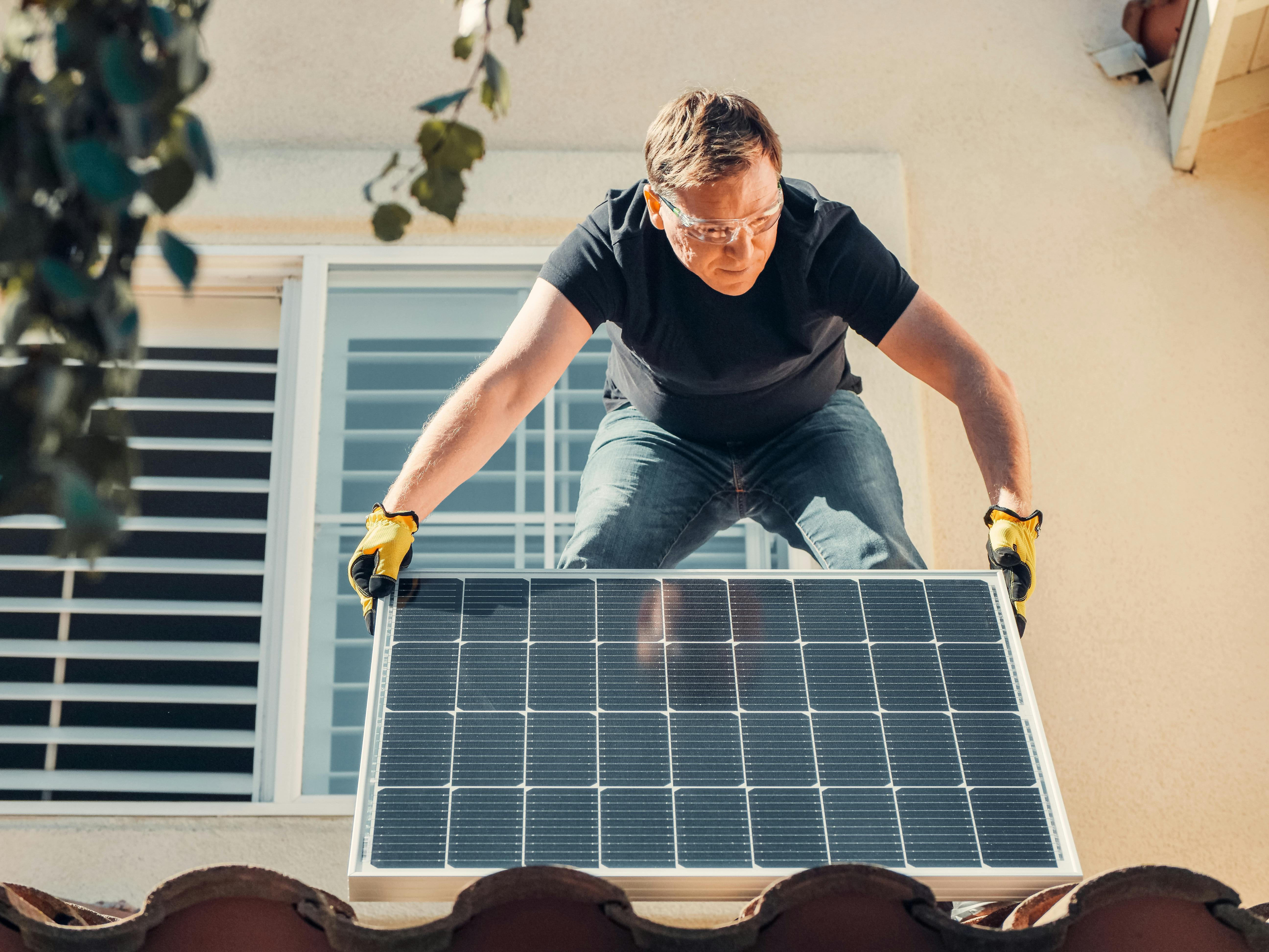 In che modo i sistemi di montaggio solare possono migliorare la durata dei pannelli fotovoltaici